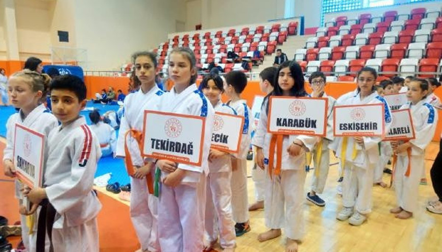 Okul Sporları Küçükler Judo Grup Müsabakaları Akçakocada tamamlandı