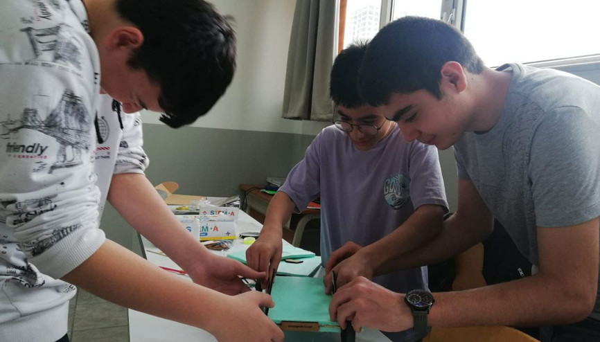 Öğrencilerden engelli patili dostlara destek