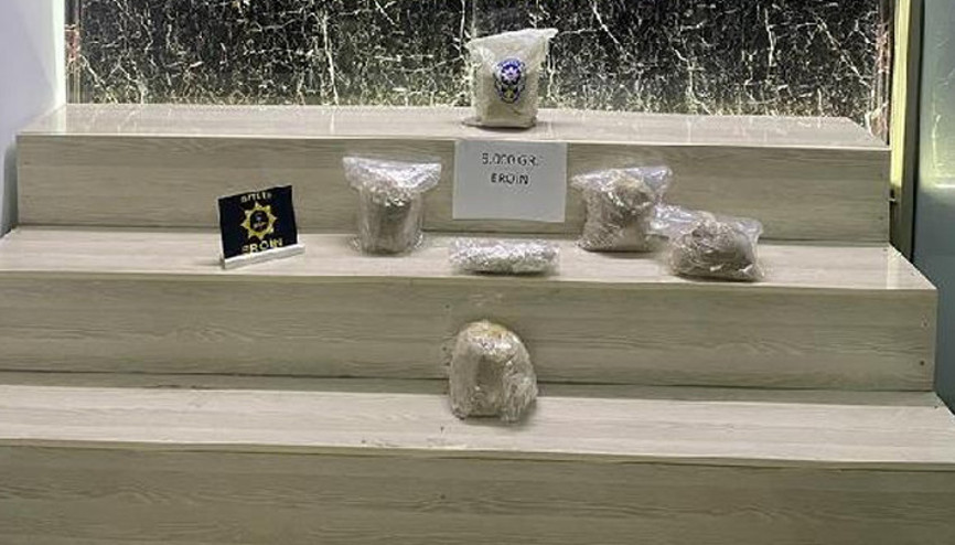 Yolcu otobüsünde 9 kilo eroin ele geçirildi