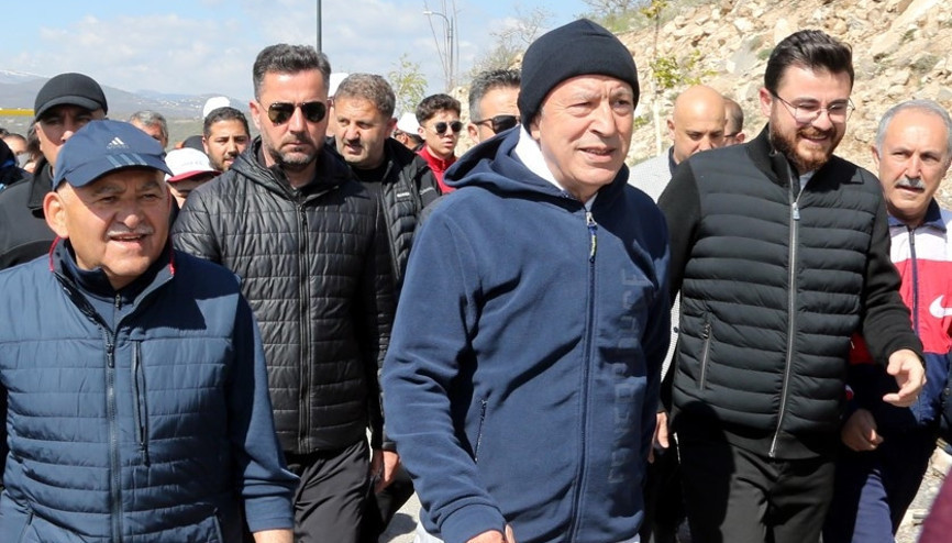 Bakan Akar: 85 milyon bir ve beraberiz, ayrıştırma yok