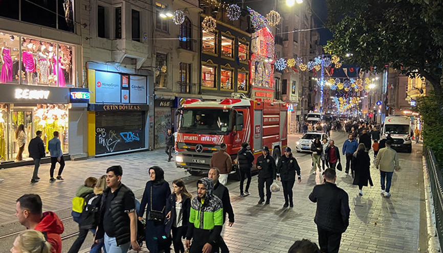 Taksim Meydanı araç ve yaya trafiğine açıldı