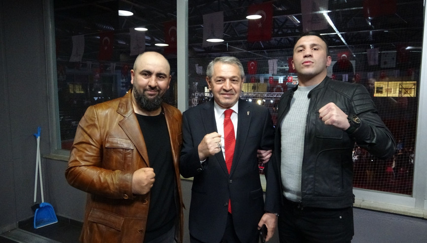 Boks Federasyonu Başkanı Eyüp Gözgeç: Avni Yıldırım yeniden boksa dönüyor