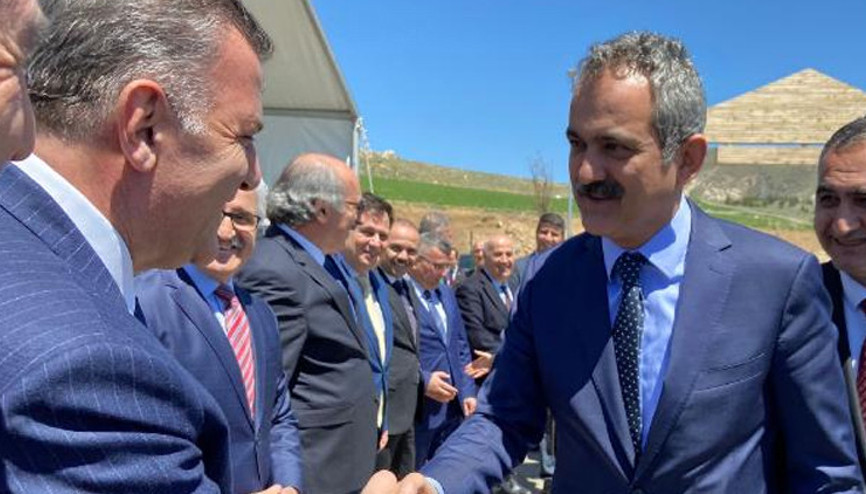 Bakan Özer: 465 bin kişi okul, yurt ve öğretmenevlerimizde kaldı