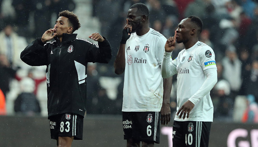 Beşiktaşta transfer piyangosu Arap Yarımadasından ilgi büyük... Yağmur gibi teklif var Beşiktaşta transfer piyangosu Arap Yarımadasından ilgi büyük... Yağmur gibi teklif var