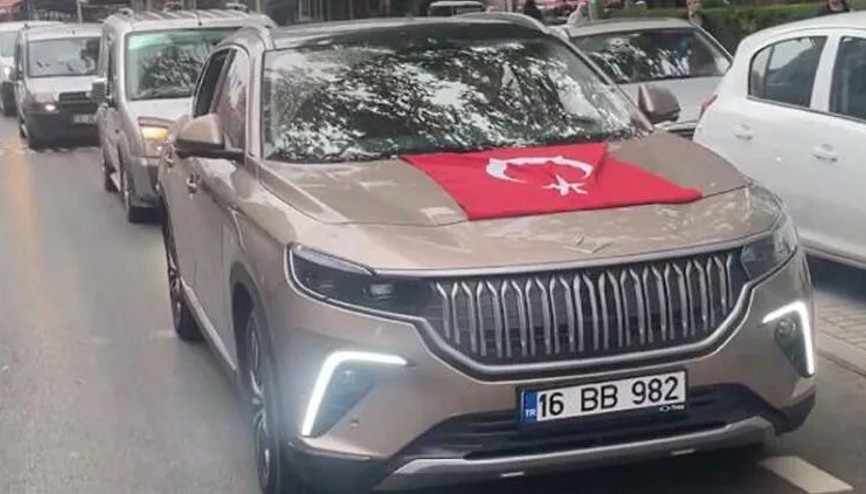 Togg, asker uğurlamasında konvoy başı oldu