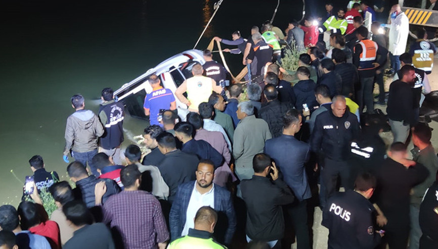 Şanlıurfada araç sulama kanalına uçtu: 4 ölü, 2 kayıp, 1 yaralı