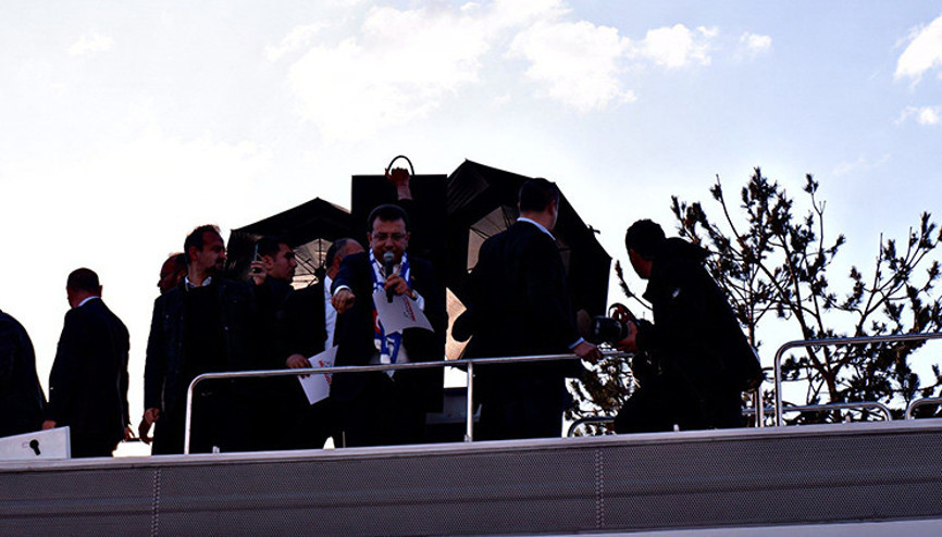 Erzurum’daki İmamoğlu mitinginde provokasyon Erzurum’daki İmamoğlu mitinginde provokasyon