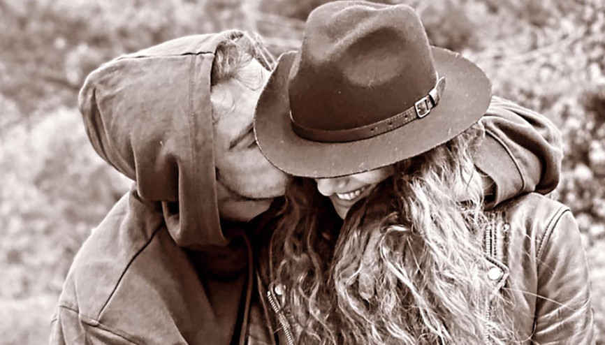 Ünlü oyuncu aşka geldi... Romantik paylaşım