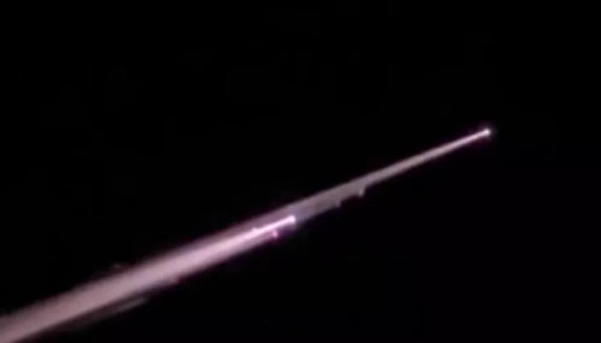 Japonya’da gökyüzünde görülen ışıklar sosyal medyada gündem oldu