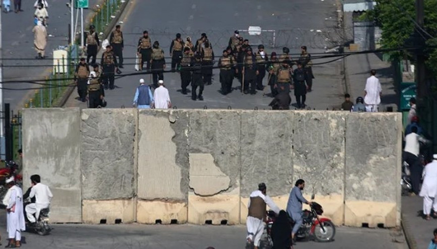 Pakistan’daki Imran Han protestolarında can kaybı 9’a yükseldi