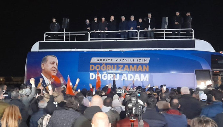 Bakan Soylu, Gürpınar Balık Hali’ni ziyaret etti