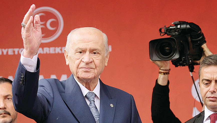 ‘Milletin kimi süpüreceğini göremiyor’