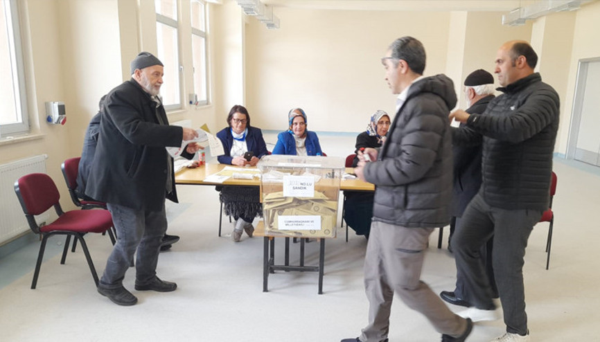 7’nci kez taşınan Yusufeli’de ilk seçim heyecanı 7’nci kez taşınan Yusufeli’de ilk seçim heyecanı