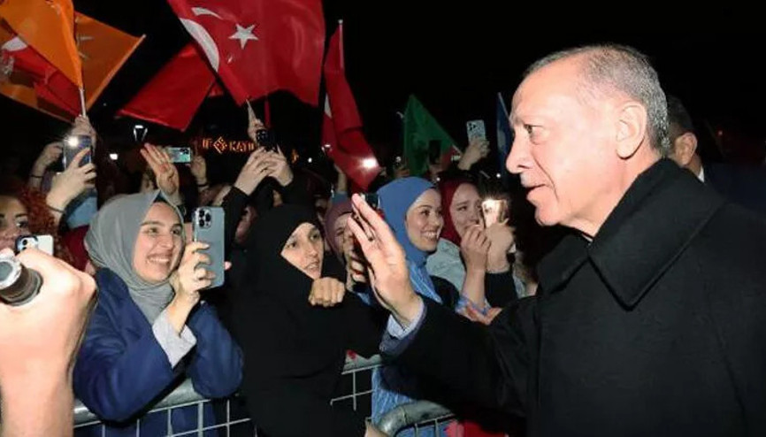 Cumhurbaşkanı Erdoğan, Kısıklıdaki konutundan ayrıldı