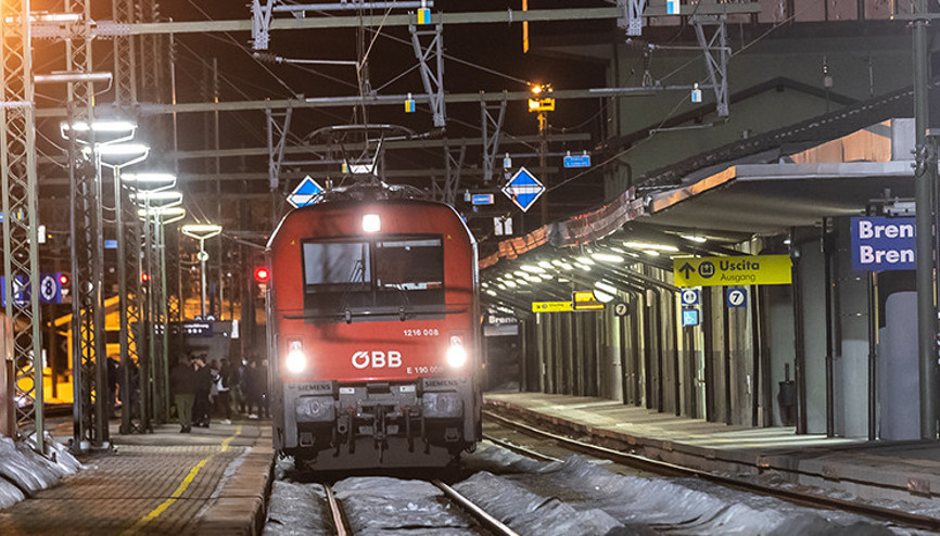 Avusturya’da şehirlerarası trende yolculara Hitler’in konuşması dinletildi