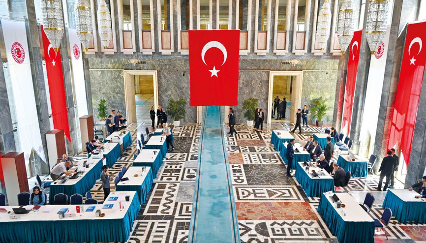 Meclis yeni vekillerini bekliyor... Kayıt masaları kuruldu