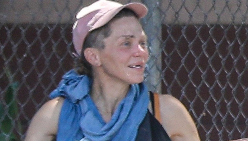 Artık ne inci gibi dişleri var ne altın rengi saçları... Tüm mal varlığı market arabasında... Paparazziye acı itiraf