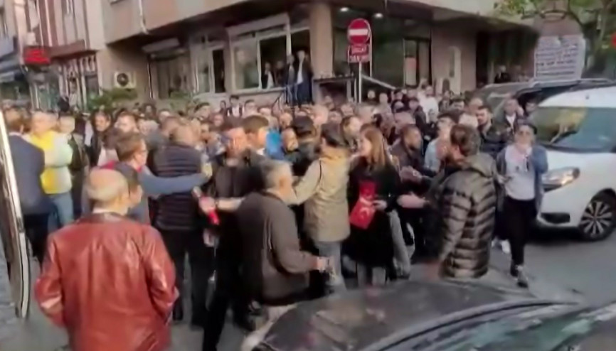 Beyoğlu Belediye Başkanı Yıldızın seçim çalışmalarında provokasyon
