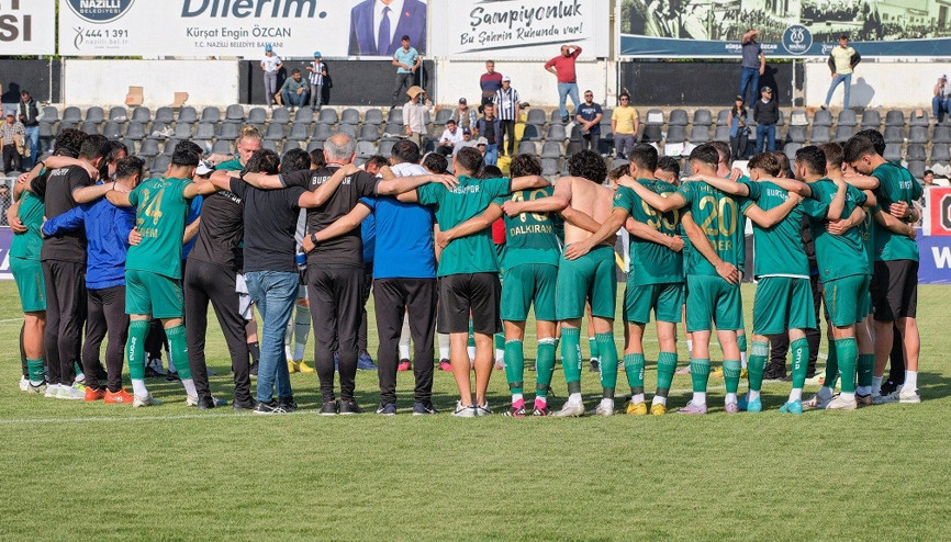 Bursaspor 1 puanla lige tutundu TFF 2. Lig Beyaz Grupta dörtlü averaj...