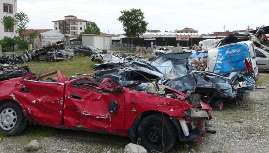 Malatya’daki depremde 200 milyon TL değerinde 245 araç hurdaya döndü