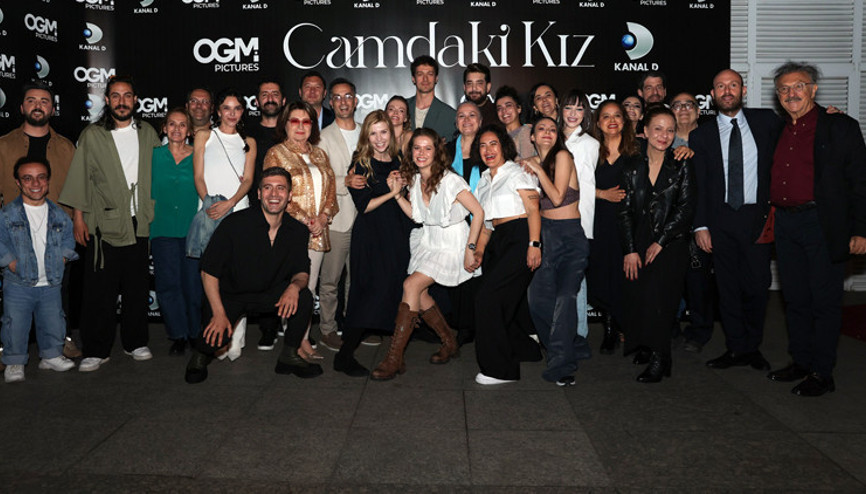 Camdaki Kız ekibi final yemeğinde bir araya geldi