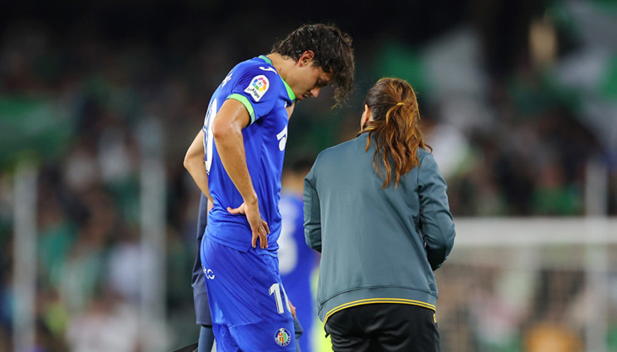 Real Betis-Getafe maçında sakatlanan Enes Ünaldan kötü haber geldi