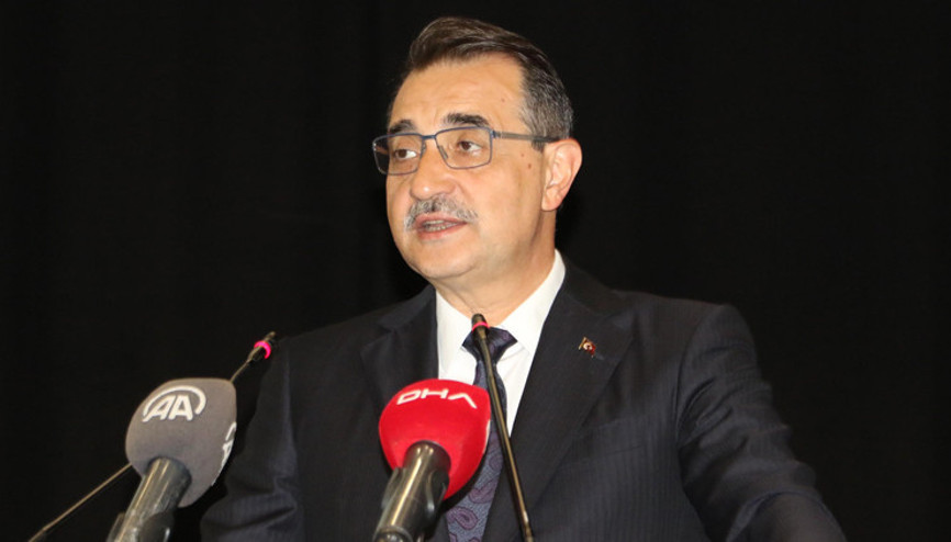 Bakan Dönmez: Güneş enerjisinde 10 yılda 10 bin megavata ulaştık