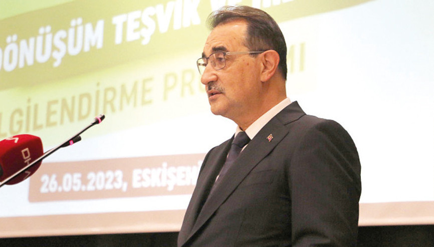 ‘Güneş enerjisinde 10 yılda 10 bin megavata ulaştık