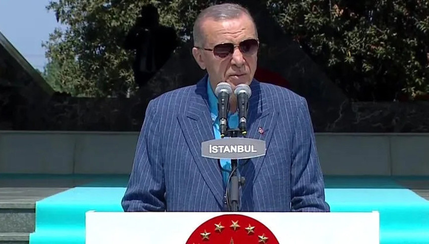 Cumhurbaşkanı Erdoğandan Adnan Menderesin Anıt Mezarına ziyaret