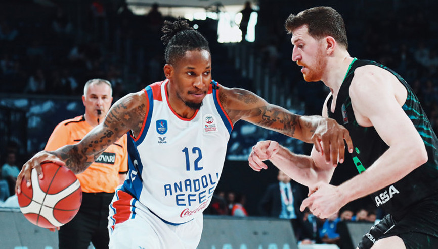 Serinin ilk maçında kazanan Anadolu Efes
