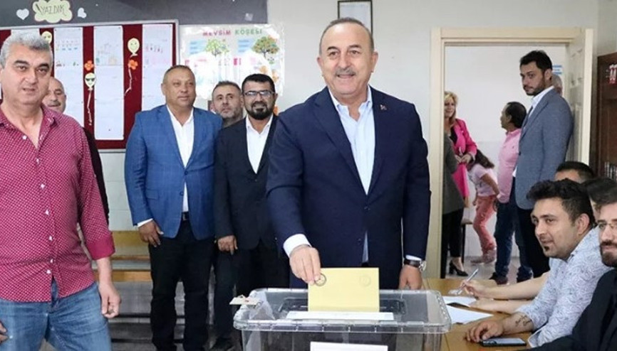 Dışişleri Bakanı Mevlüt Çavuşoğlu, Antalyada oyunu kullandı
