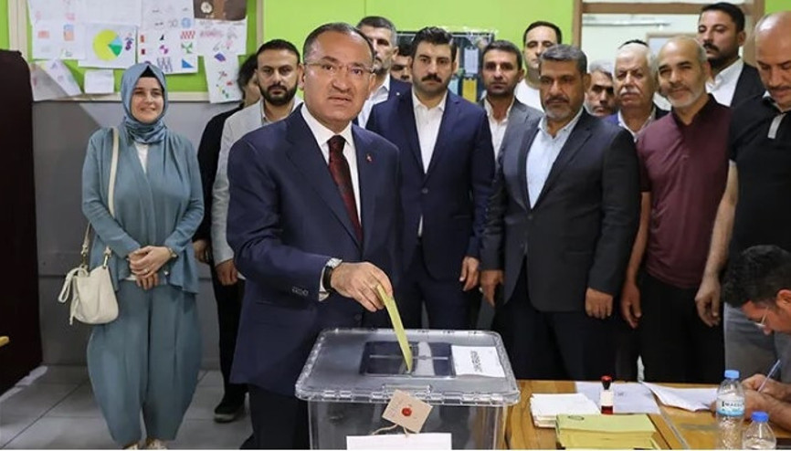 Bakan Bozdağ oyunu Şanlıurfada kullandı