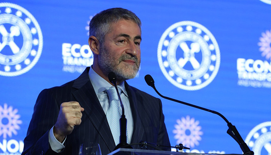Bakan Nebatiden uçaktaki görüntüye ilişkin açıklama Bakan Nebatiden uçaktaki görüntüye ilişkin açıklama