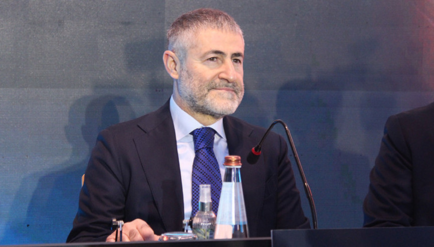 Hazine ve Maliye Bakanı Nebatiden ekonomi mesajı: Refah seviyesini ilerilere taşımaya devam edeceğiz Hazine ve Maliye Bakanı Nebatiden ekonomi mesajı: Refah seviyesini ilerilere taşımaya devam edeceğiz