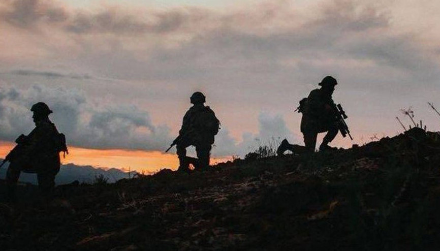 Sınırdan kaçak geçmeye çalışan 1i PKKlı 5 kişi yakalandı
