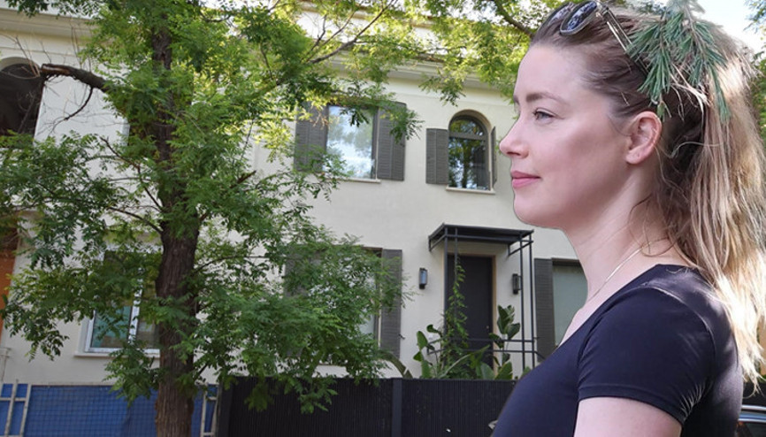 Doğduğu mahallenin halkı sağ olsun Onların sayesinde başka bir ülkede hayat kurdu