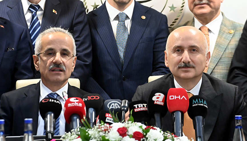 Ulaştırma Bakanlığında devir teslim yapıldı