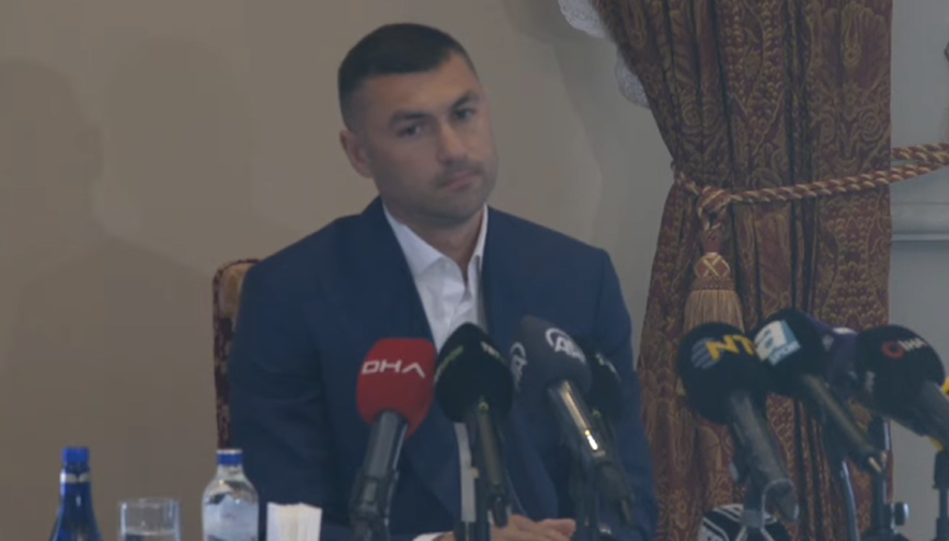 Burak Yılmaz futbolu bıraktığını açıkladı Sırada ne var