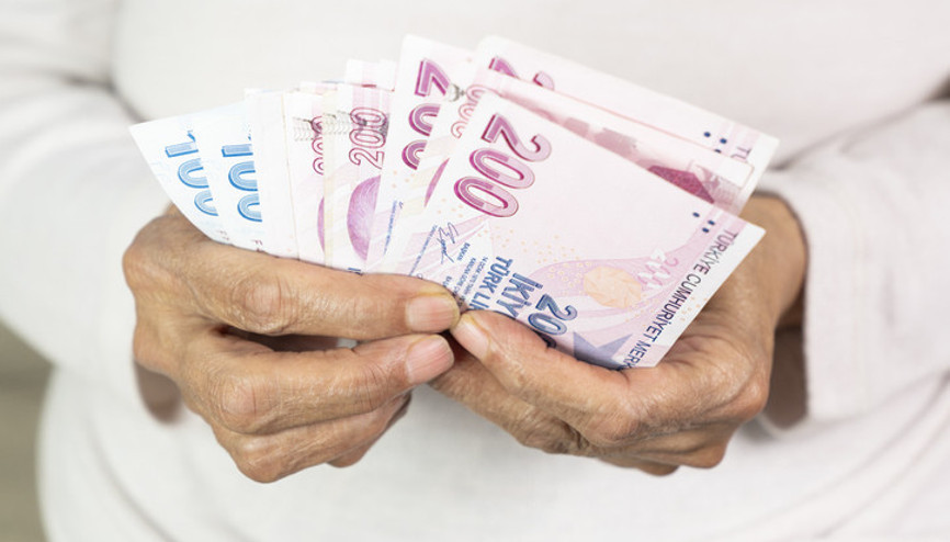 Ev hanımlarına emeklilik çıktı mı, ne zaman çıkacak, kimler başvurabilecek Ev hanımlarına emeklilik şartları son gelişmeler 2023