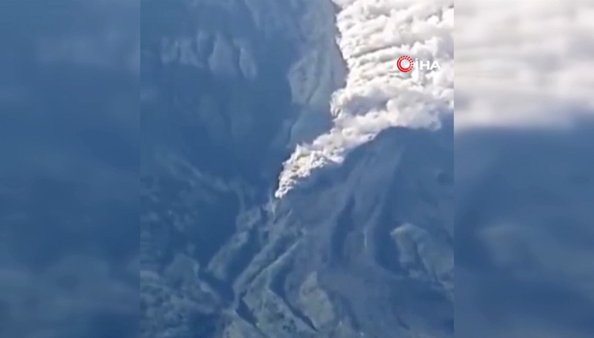 Filipinler’de Mayon Yanardağında volkanik hareketlilik... Alarm seviyesi yükseltildi Filipinler’de Mayon Yanardağında volkanik hareketlilik... Alarm seviyesi yükseltildi