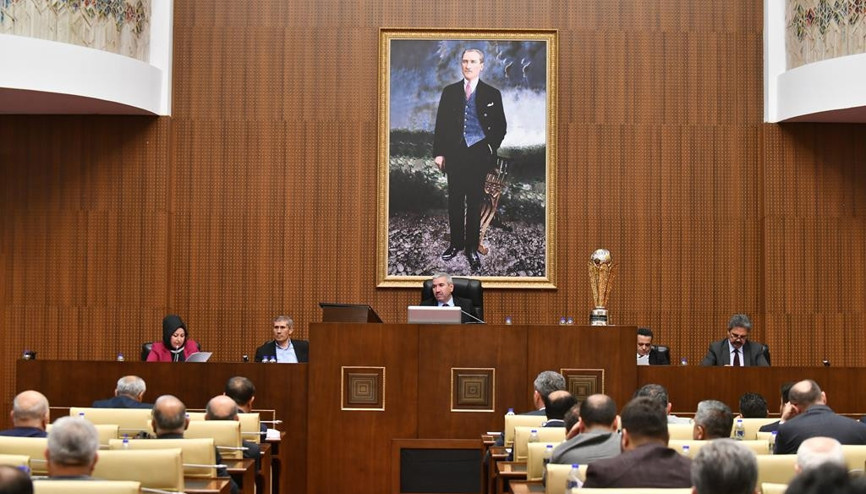 Eleştiri sağanağı
