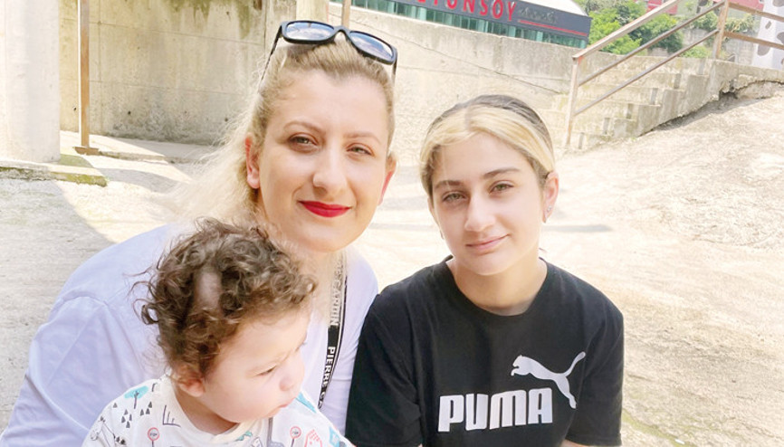 Anne ve iki çocuğu toprağa verildi