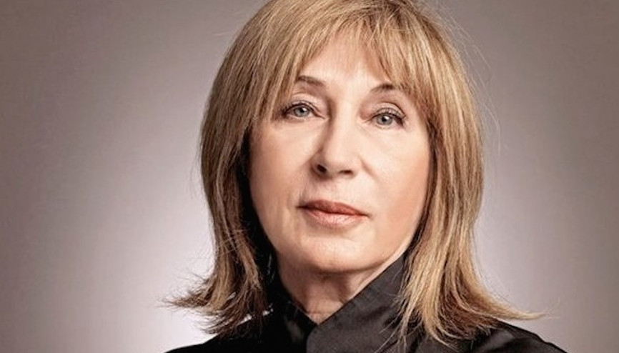 Ayşe Kulin gelecekten bildiriyor...