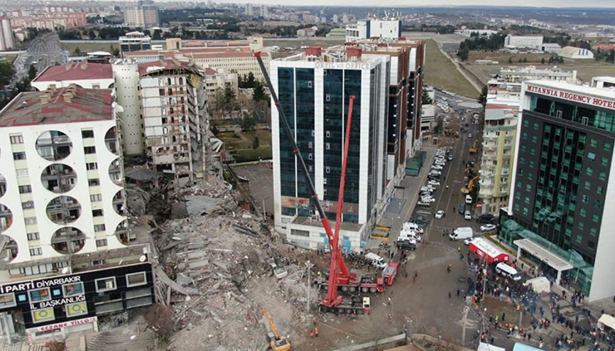 Galeria Sitesi’nin mülk sahipleri ‘bina yapılsın’ dedi, uzmanından ‘zemin’ uyarısı geldi