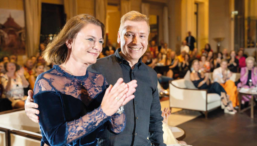 Depremzede çocuklar için Viyana’da defile... Atıl Kutoğlu Avrupa jet sosyetesinden bağış topladı