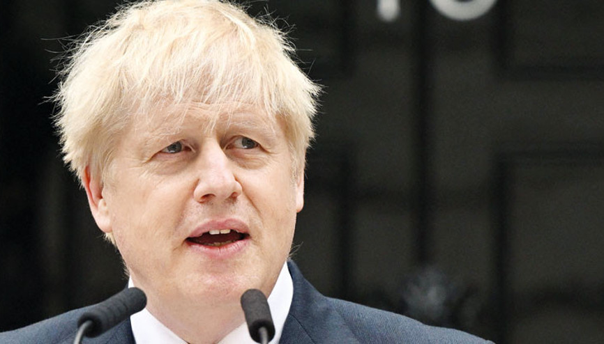 Boris Johnson vekillikten istifa etti