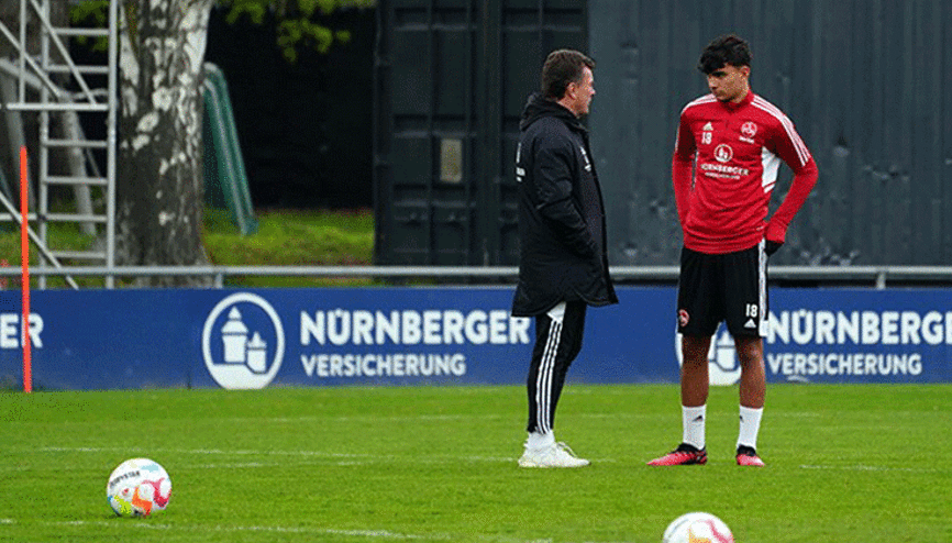 3 Büyükleri birbirine düşüren forvet