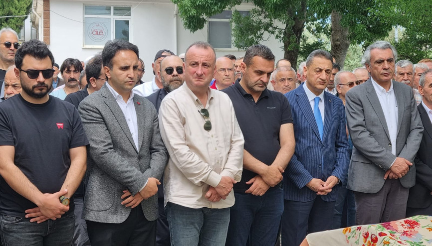 Mete Belovacıklının annesi son yolculuğuna uğurlandı