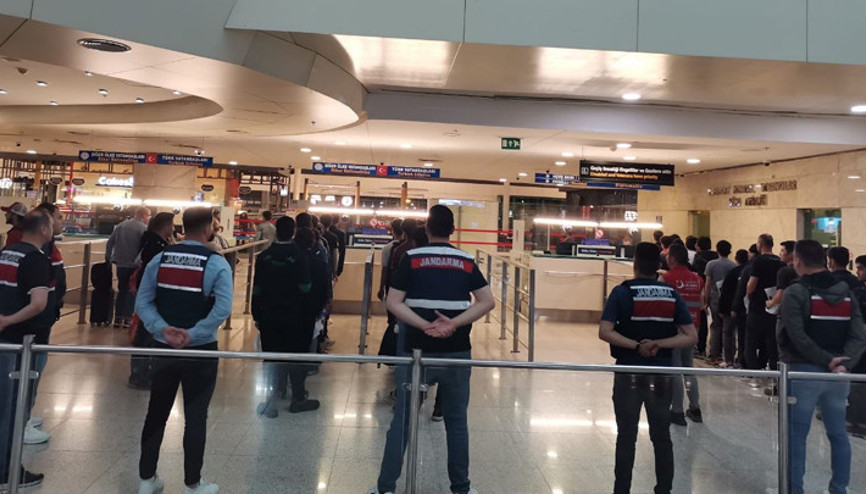 Göç İdaresi: 42 bin 685 düzensiz göçmen sınır dışı edildi