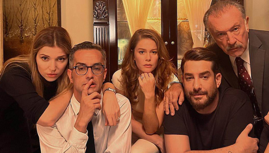 Camdaki Kız final bölümü ile ekrana geliyor... Oyunculardan veda açıklaması Camdaki Kız final bölümü ile ekrana geliyor... Oyunculardan veda açıklaması